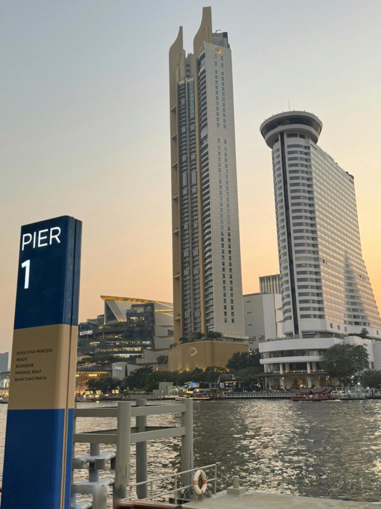 Holiday Inn Express & Suites Bangkok Central Pier By Ihg Eksteriør billede
