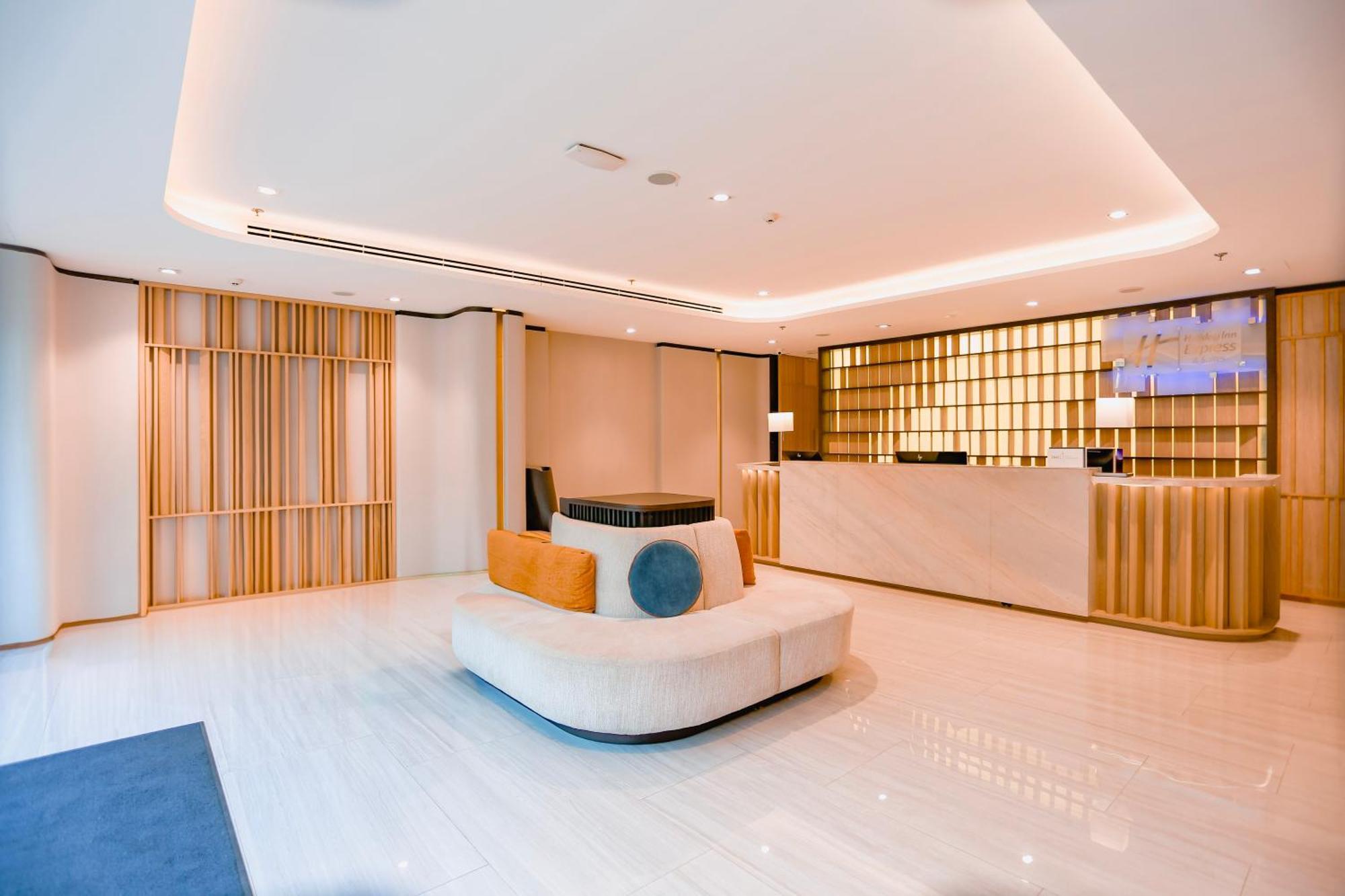 Holiday Inn Express & Suites Bangkok Central Pier By Ihg Eksteriør billede