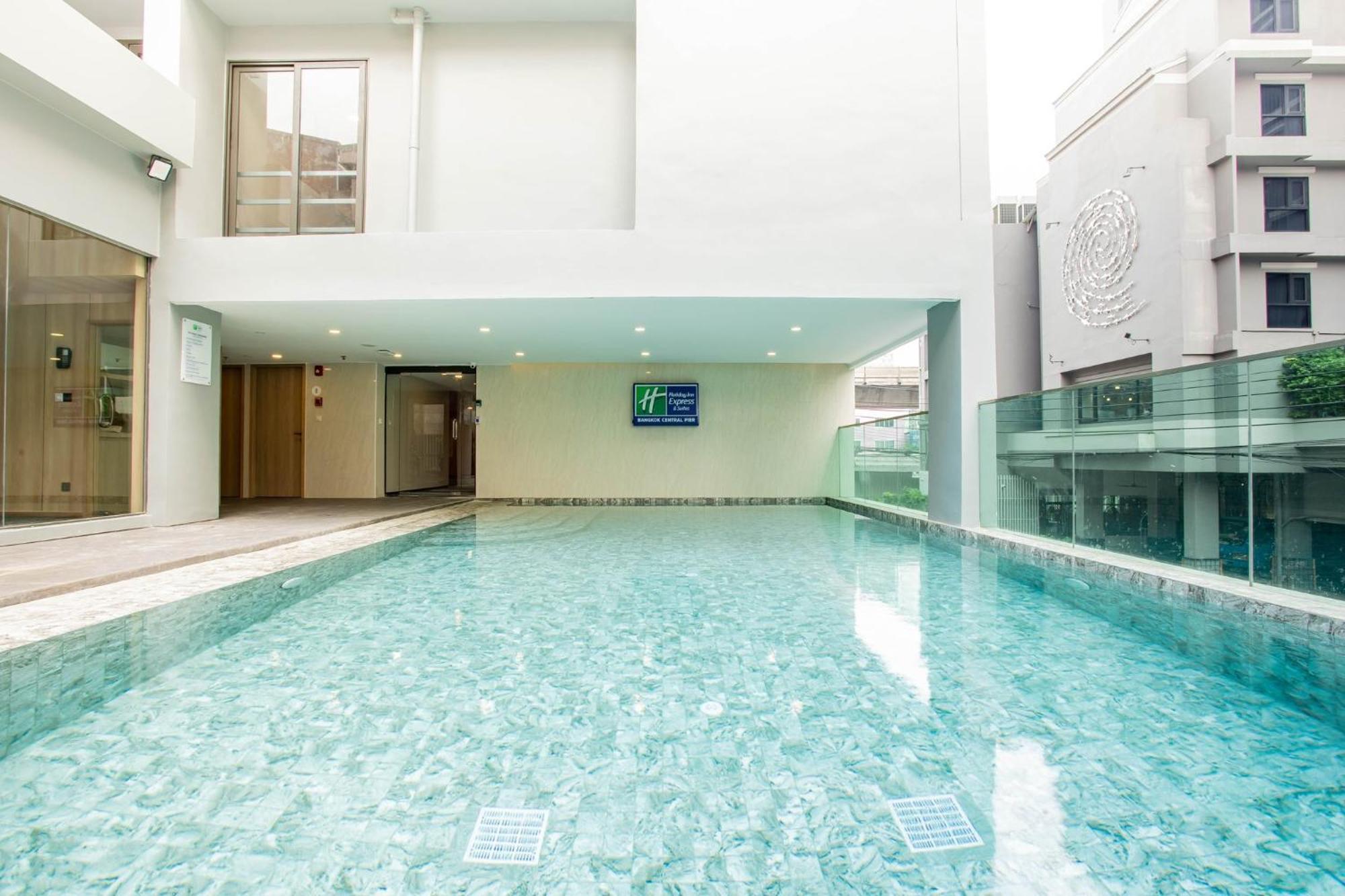 Holiday Inn Express & Suites Bangkok Central Pier By Ihg Eksteriør billede